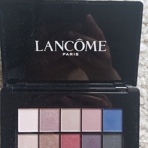Eyeshadow palette